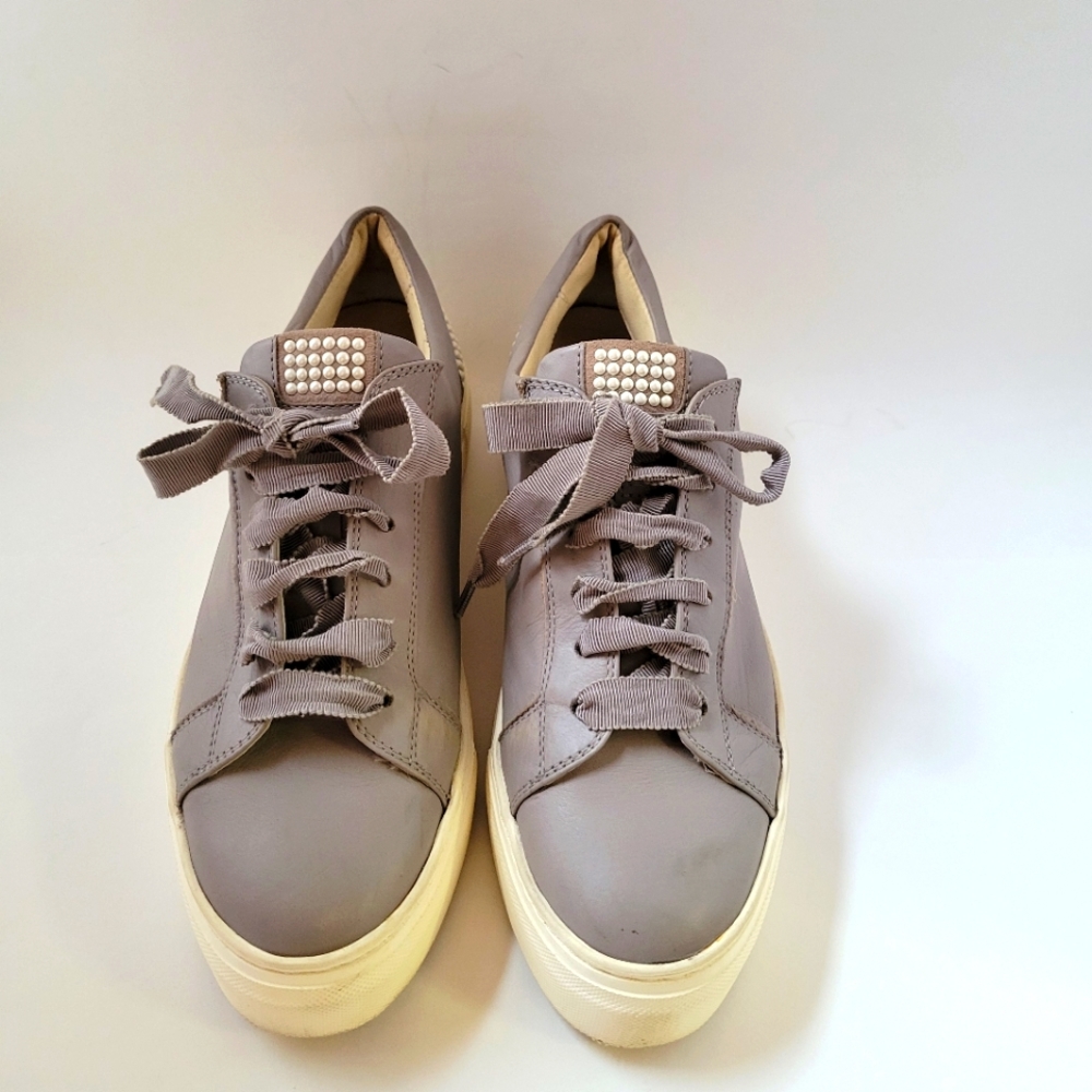 AGL U.S. 9 European 40 Taupe leather
